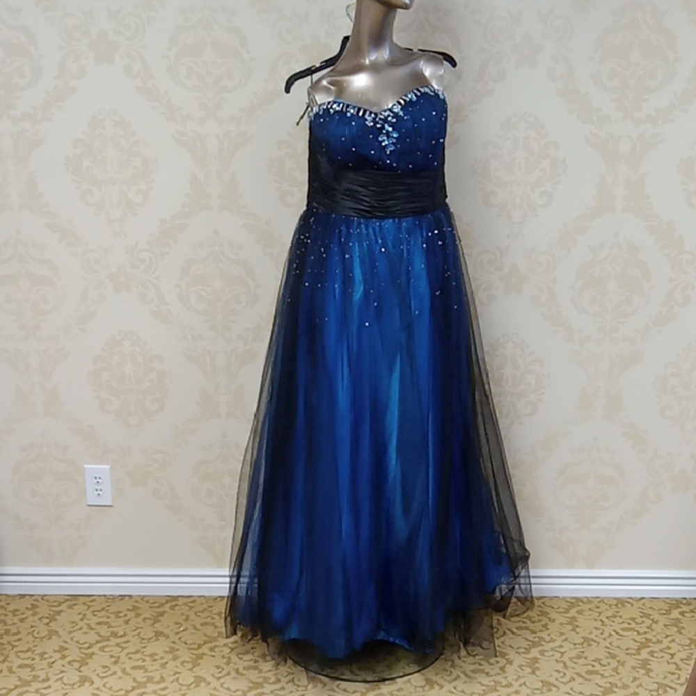 Colors Size 20 Prom Dress